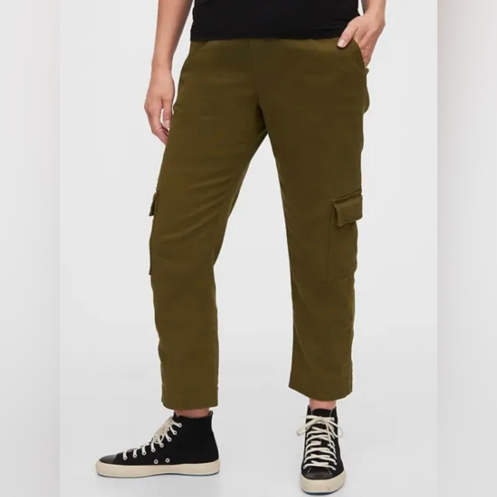 NWT Gap Maternity Cargo Pants w/Full Panel - Sz 6